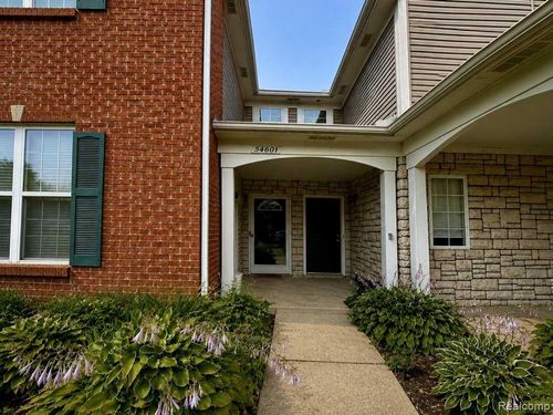 54601 Monarch Dr, Shelby Twp, MI, 48316-5613 | Card Image