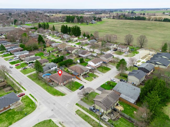 54 Brennan Dr, House attached with 5 bedrooms, 2 bathrooms and 2 parking in Strathroy ON | Image 30