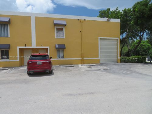unit-1-10860 Nw 138th St, Hialeah Gardens, FL, 33018-1167 | Card Image