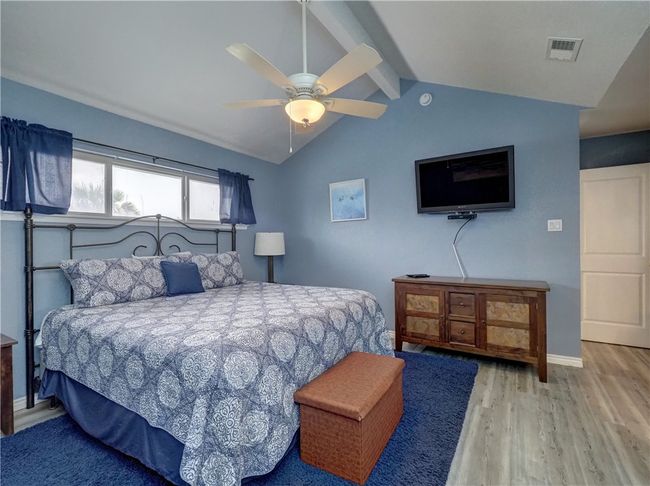 UNIT-1204 - 715 Beach Access Road 1 A, Condo with 2 bedrooms, 2 bathrooms and null parking in Port Aransas TX | Image 12