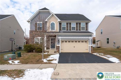 2584 Raya Way, Easton, PA, 18045-5687 | Card Image