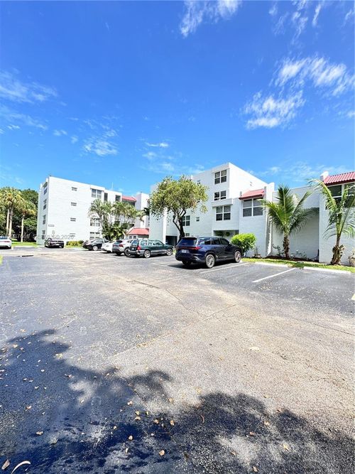 206-9441 Evergreen Pl, Davie, FL, 33324-4347 | Card Image