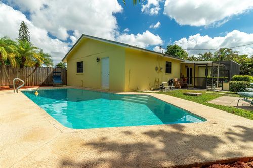 9240 Honeywell Rd, Lake Worth, FL, 33467-4740 | Card Image