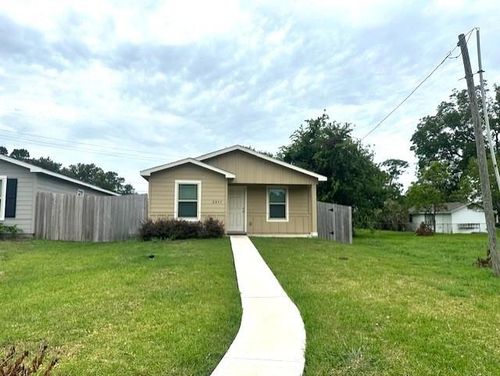 2855 Golf Crest Dr, Wharton, TX, 77488-4646 | Card Image