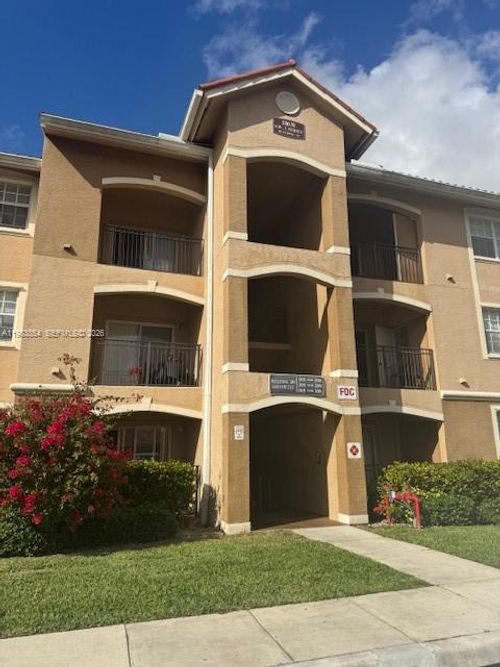 20107-11631 Sw 2nd St, Pembroke Pines, FL, 33025-4909 | Card Image