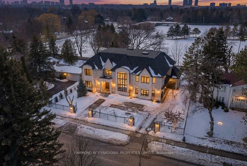 42 Laureleaf Rd, Thornhill, ON, L3T2X7 | Card Image