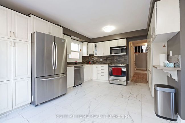 32 Chapman Dr, House other with 4 bedrooms, 4 bathrooms and 2 parking in Ajax ON | Image 14