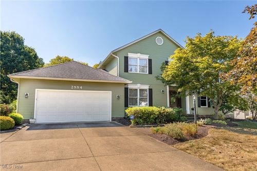 2884 Sutherland Cir Nw, North Canton, OH, 44720-4500 | Card Image