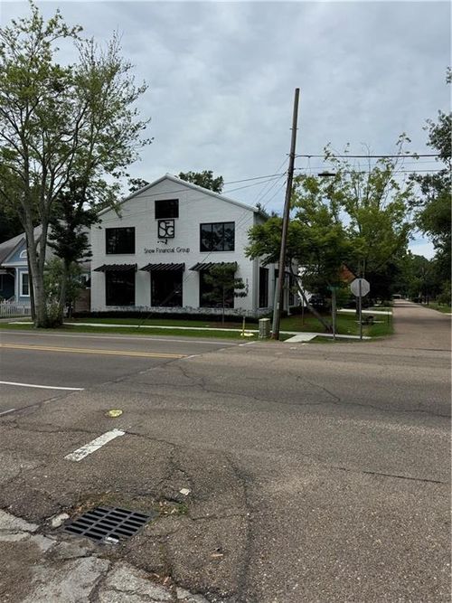 127 W 21st Ave, Covington, LA, 70433-3149 | Card Image