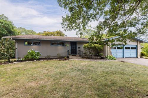 11 Guzeika Rd, North Kingstown, RI, 02852-6224 | Card Image