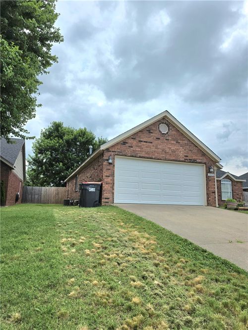 2573 Persimmon St, Springdale, AR, 72764-5941 | Card Image