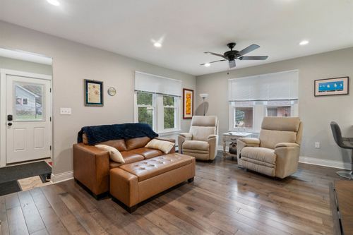 4816 Dodge St, Duluth, MN, 55804-2429 | Card Image