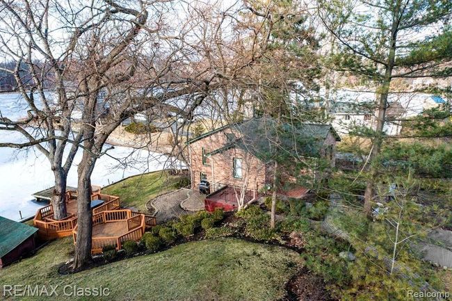 260 Oak Island Dr, House other with 3 bedrooms, 2 bathrooms and null parking in Wolverine Lake MI | Image 6