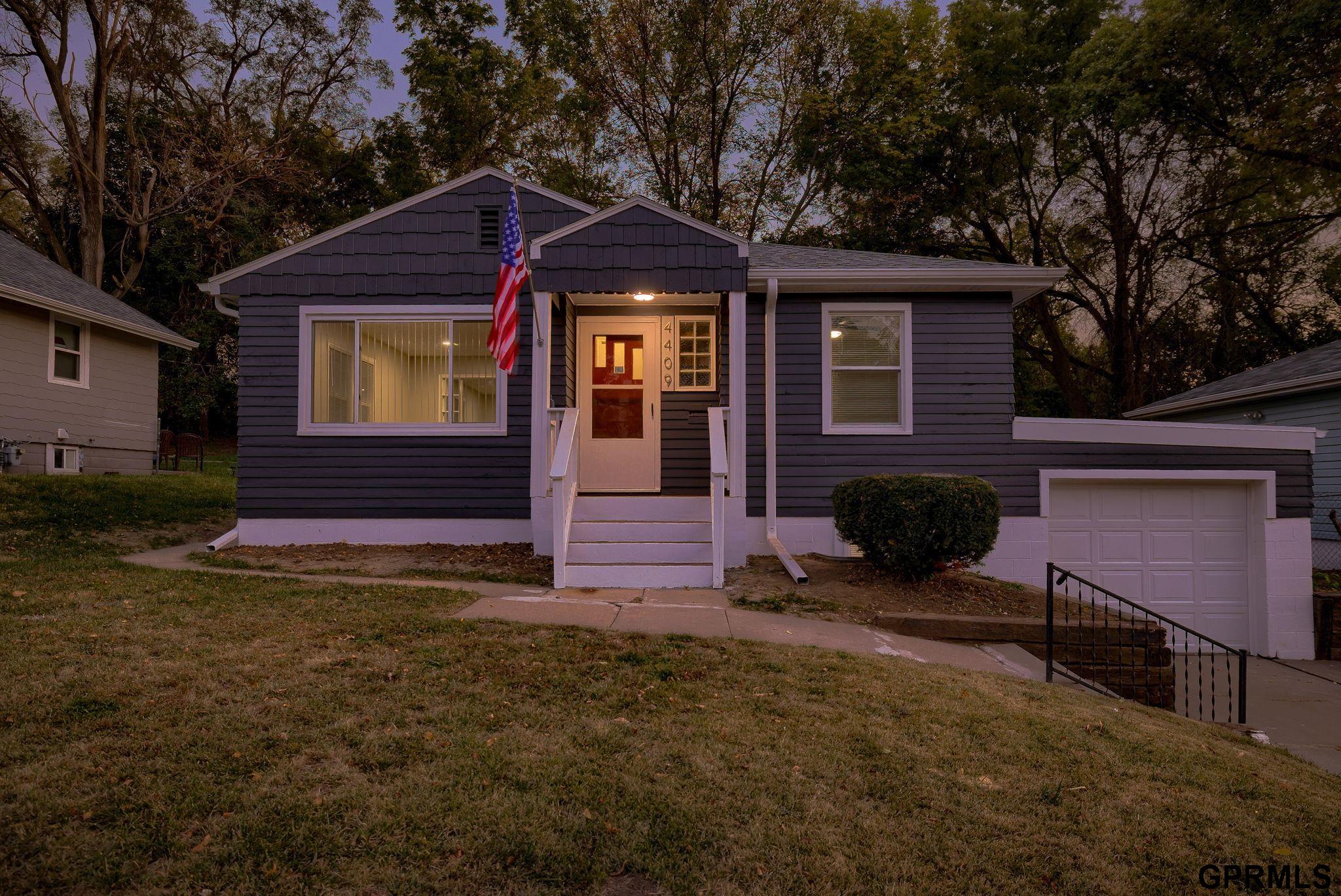 Pinkney St, Omaha, NE 68111