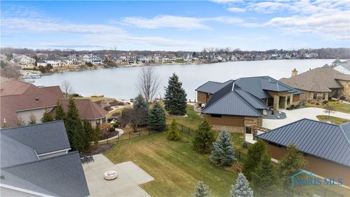8009 Quarry Rd, Maumee, OH, 43537-9482 | Card Image