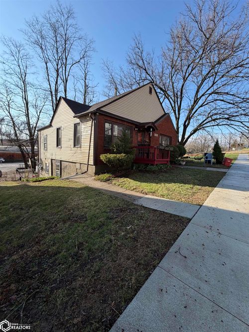 419 N Birch St, Ottumwa, IA, 52501-3115 | Card Image