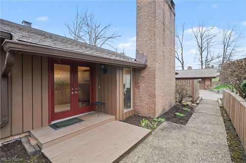 716-7 Claridge Ln, Aurora, OH, 44202-9108 | Card Image