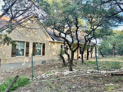 249 Lakeridge Loop, Lakehills, TX, 78063-6537 | Card Image