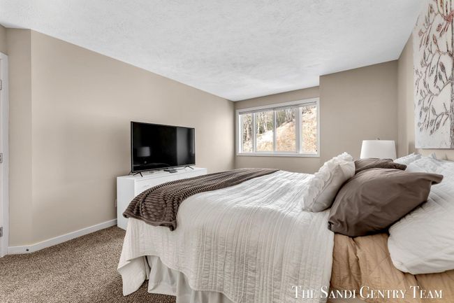 UNIT-21 - 810 S Harbor Dr, Condo with 3 bedrooms, 3 bathrooms and null parking in Grand Haven MI | Image 30