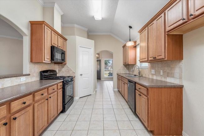 18720 Stewart Hill Dr, House other with 3 bedrooms, 2 bathrooms and 2 parking in Montgomery TX | Image 11