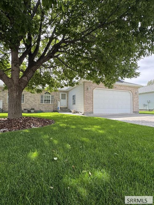 2934 E Oakhaven Circle, Ammon, ID, 83406 | Card Image