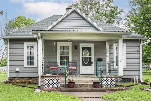 207 Phelps St, Windsor, MO, 65360-1829 | Card Image