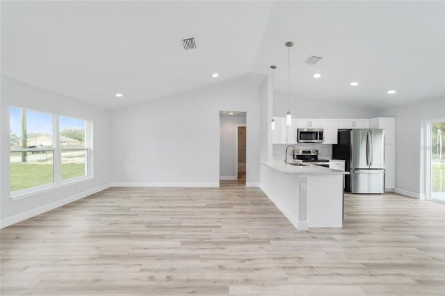 13568 Sw 109 Th Ln, House other with 3 bedrooms, 2 bathrooms and null parking in Dunnellon FL | Image 13