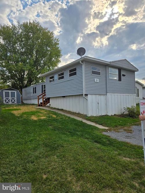 12 Walnut Ct, FLEETWOOD, PA, 19522-8329 | Card Image
