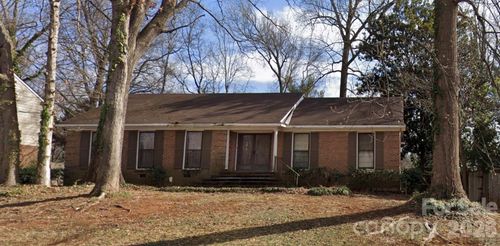 7010 Ludwig Dr, Charlotte, NC, 28215-1820 | Card Image