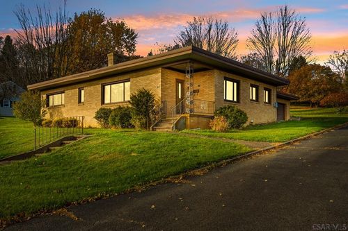 372 Lincoln St, Somerset, PA, 15501-1309 | Card Image