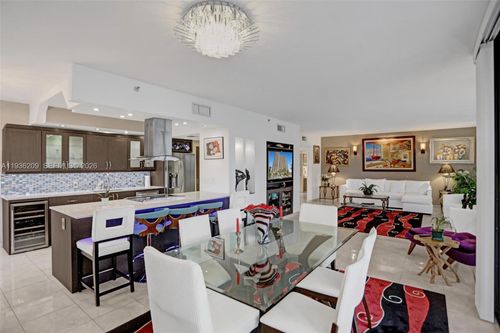 apt-201-20281 E Country Club Dr, Aventura, FL, 33180-3024 | Card Image