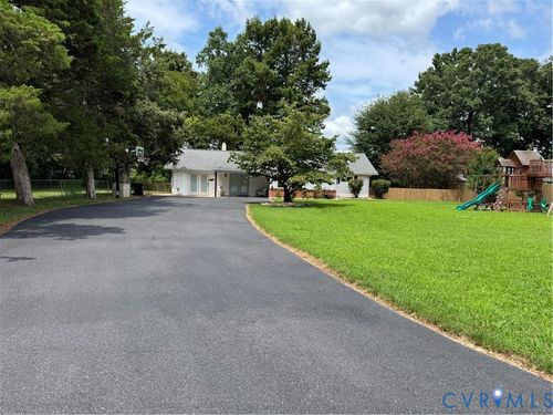 700 W Riverside Dr, Lanexa, VA, 23089-6123 | Card Image