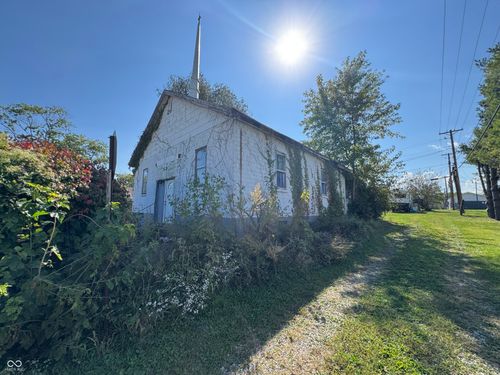 11 Franklin St, Brooklyn, IN, 46111-9729 | Card Image