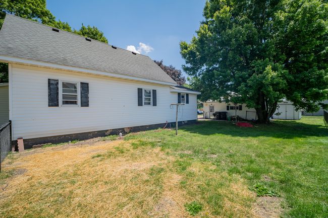 502 Cedar St, House other with 3 bedrooms, 2 bathrooms and 8 parking in Le Roy IL | Image 26