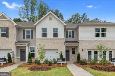 448 Payne Drive, Townhouse with 3 bedrooms, 2 bathrooms and null parking in Mcdonough GA | Image 2