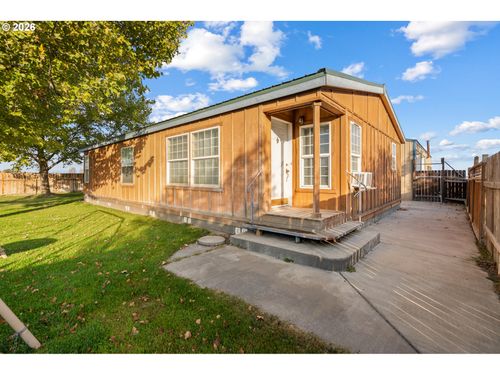 32127 Myrtlwood Ln, Hermiston, OR, 97838 | Card Image