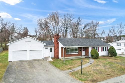 92 Ursula St, Lowell, MA, 01854-1438 | Card Image