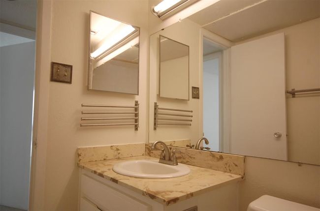 Original cultured marble counter top | Image 6