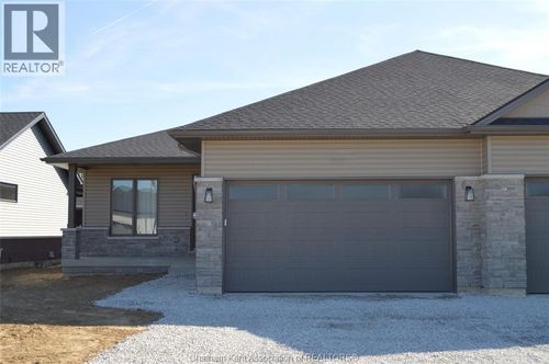 36 Duskridge Rd, House with 3 bedrooms, 3 bathrooms and null parking in Chatham ON | Card Image