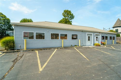 2761 Pawtucket Ave, East Providence, RI, 02914-3389 | Card Image