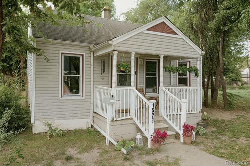 1523 Reo Ave, Lincoln Park, MI, 48146-1551 | Card Image