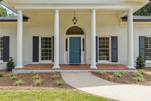 5631 Queensborough Dr, Atlanta, GA, 30338-2619 | Card Image