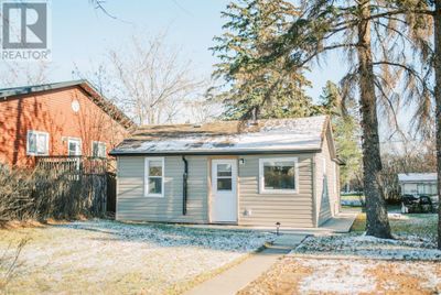 5015 45 St, House other with 2 bedrooms, 1 bathrooms and 1 parking in Stettler AB | Image 1