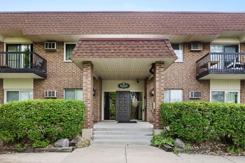 a19-8305 Route 53, Woodridge, IL, 60517-4401 | Card Image