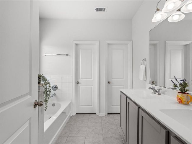 8117 Ocean Jasper Ln, House other with 4 bedrooms, 2 bathrooms and 2 parking in Texas City TX | Image 40