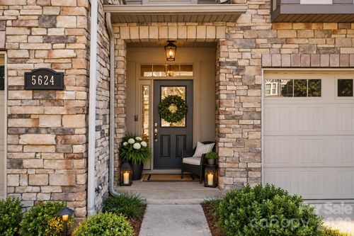 5624 Garrow Glen Rd, Charlotte, NC, 28278-6984 | Card Image