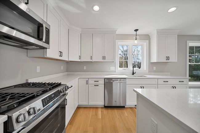 5 True Ave, House other with 4 bedrooms, 4 bathrooms and null parking in Derry NH | Image 6