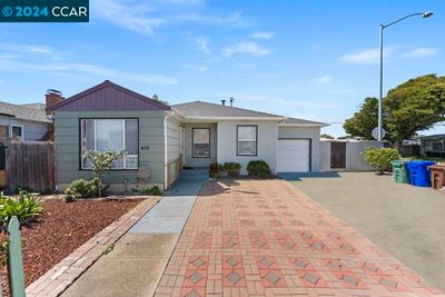 S 49th St, House other with 2 bedrooms, 1 bathrooms and 1 parking in Richmond CA | Image 2