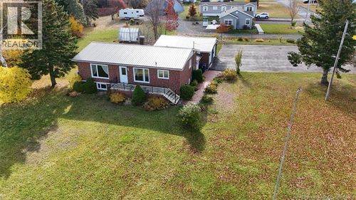 7 Isabelle St, Charlo, NB, E8E2L2 | Card Image
