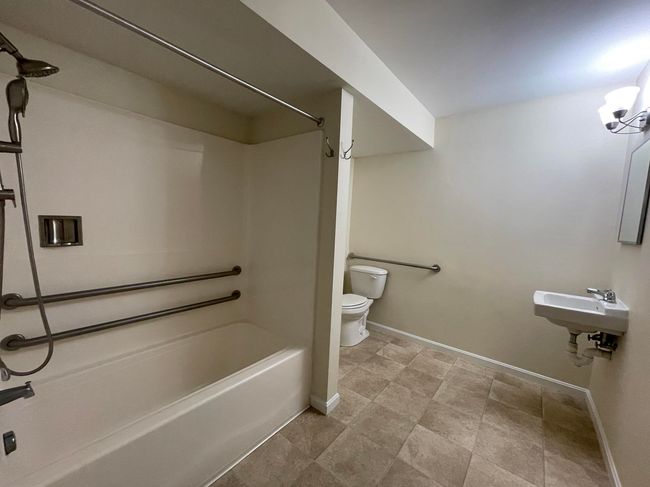 APT-105 - 10 Sentinel Ct, Condo with 2 bedrooms, 2 bathrooms and null parking in Manchester NH | Image 28